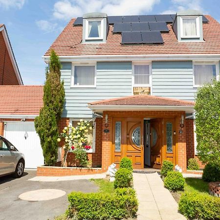 Benjamin Guest House Yiewsley Екстер'єр фото