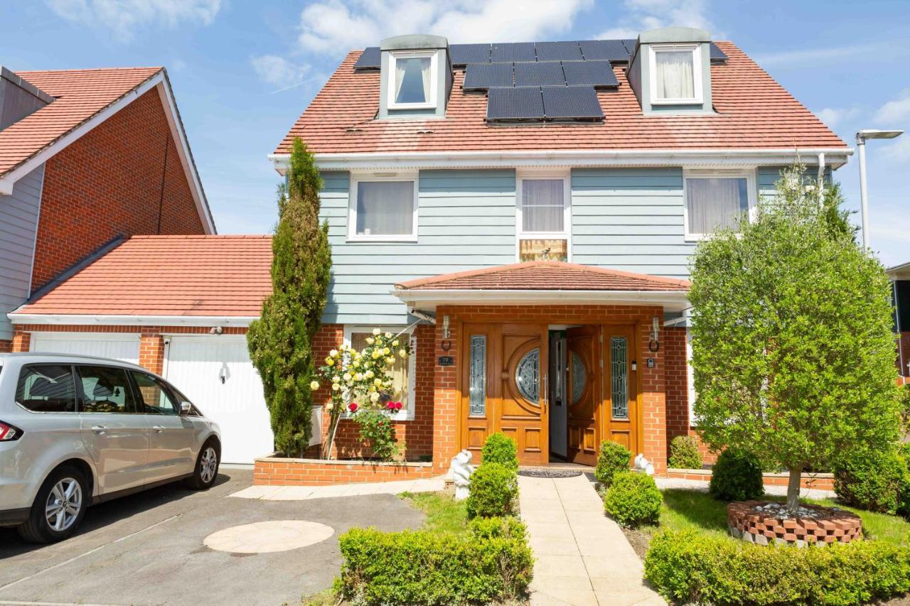 Benjamin Guest House Yiewsley Екстер'єр фото