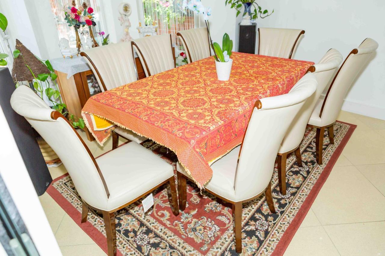 Benjamin Guest House Yiewsley Екстер'єр фото