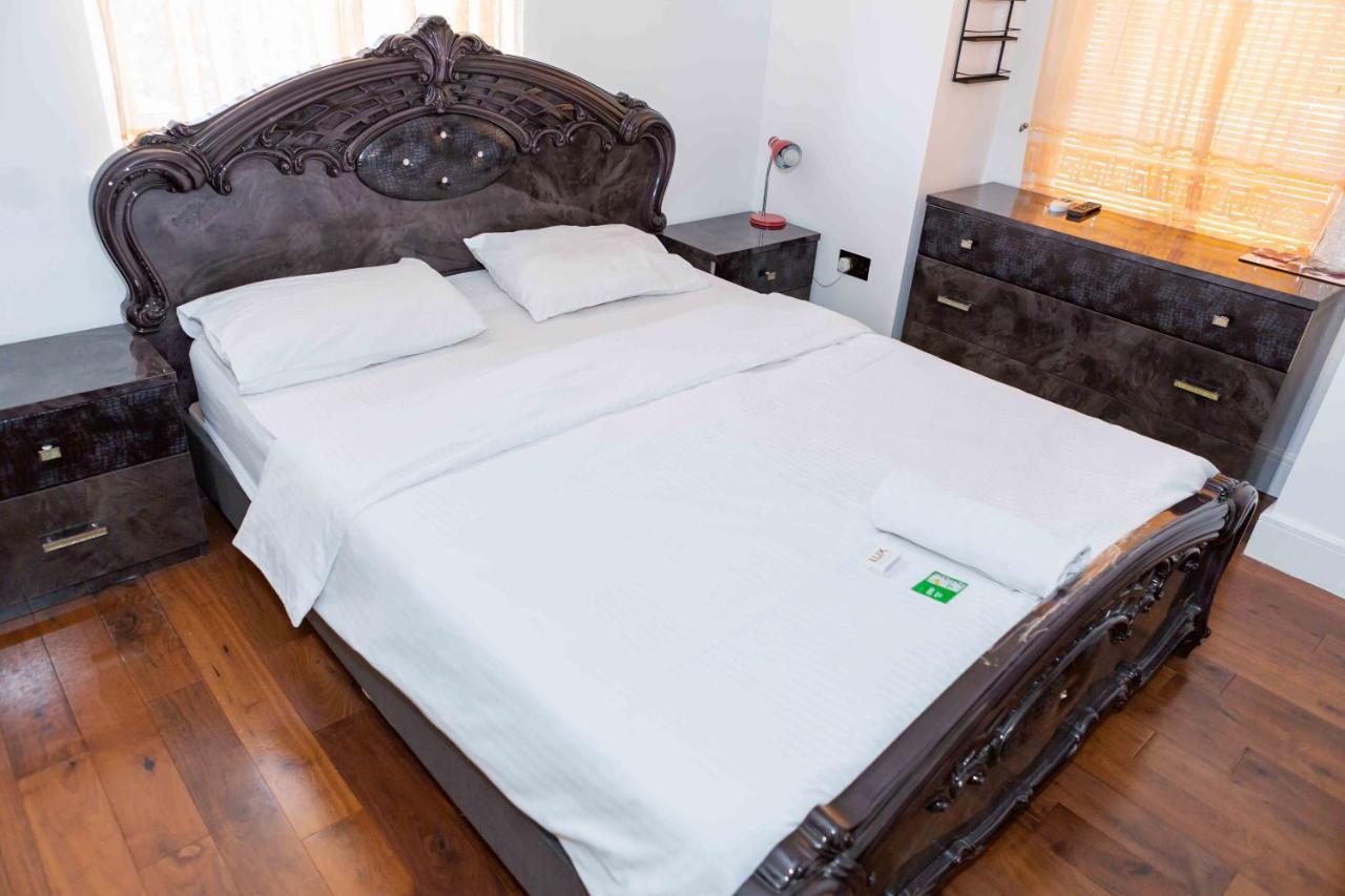Benjamin Guest House Yiewsley Екстер'єр фото