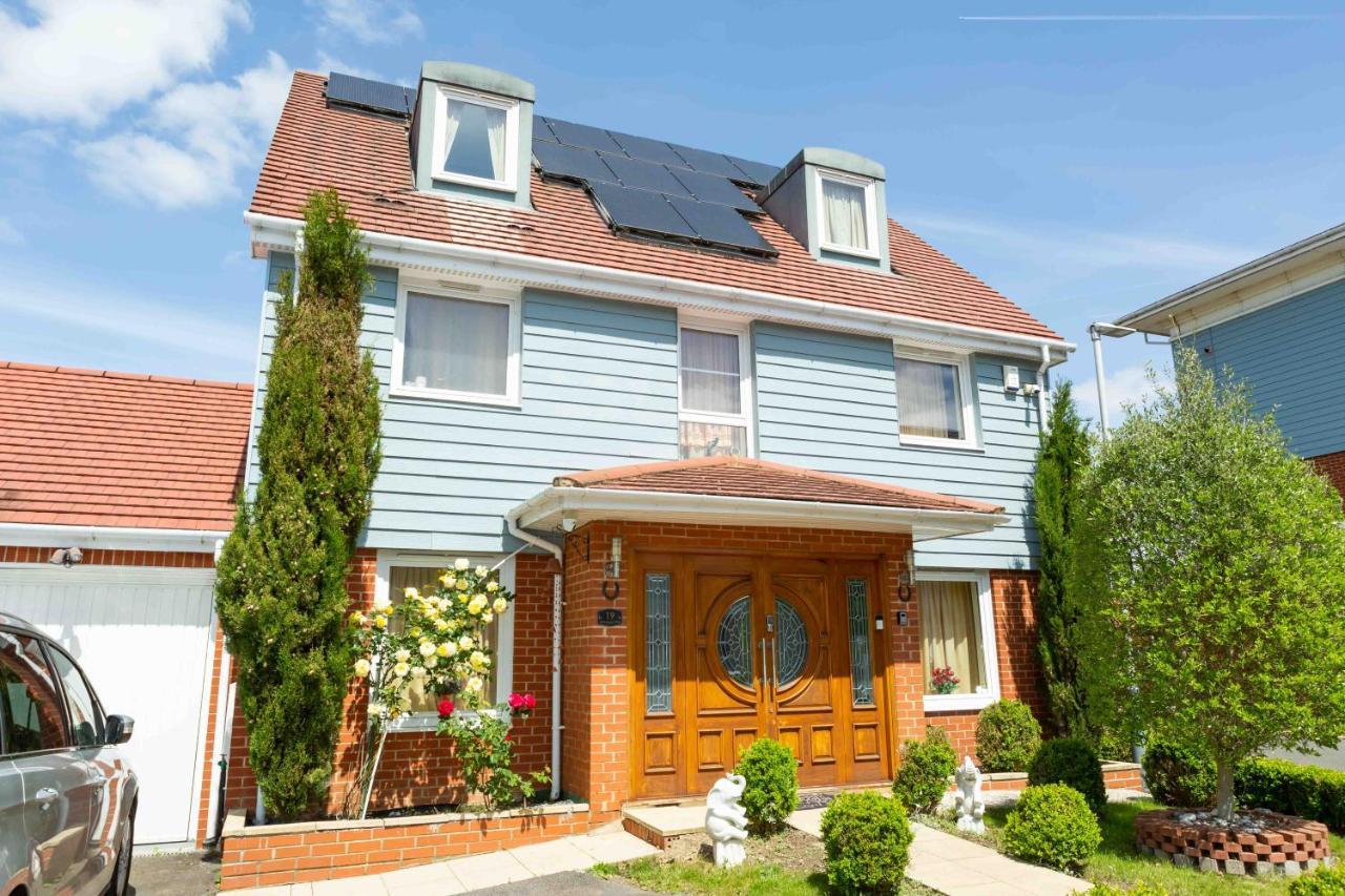 Benjamin Guest House Yiewsley Екстер'єр фото