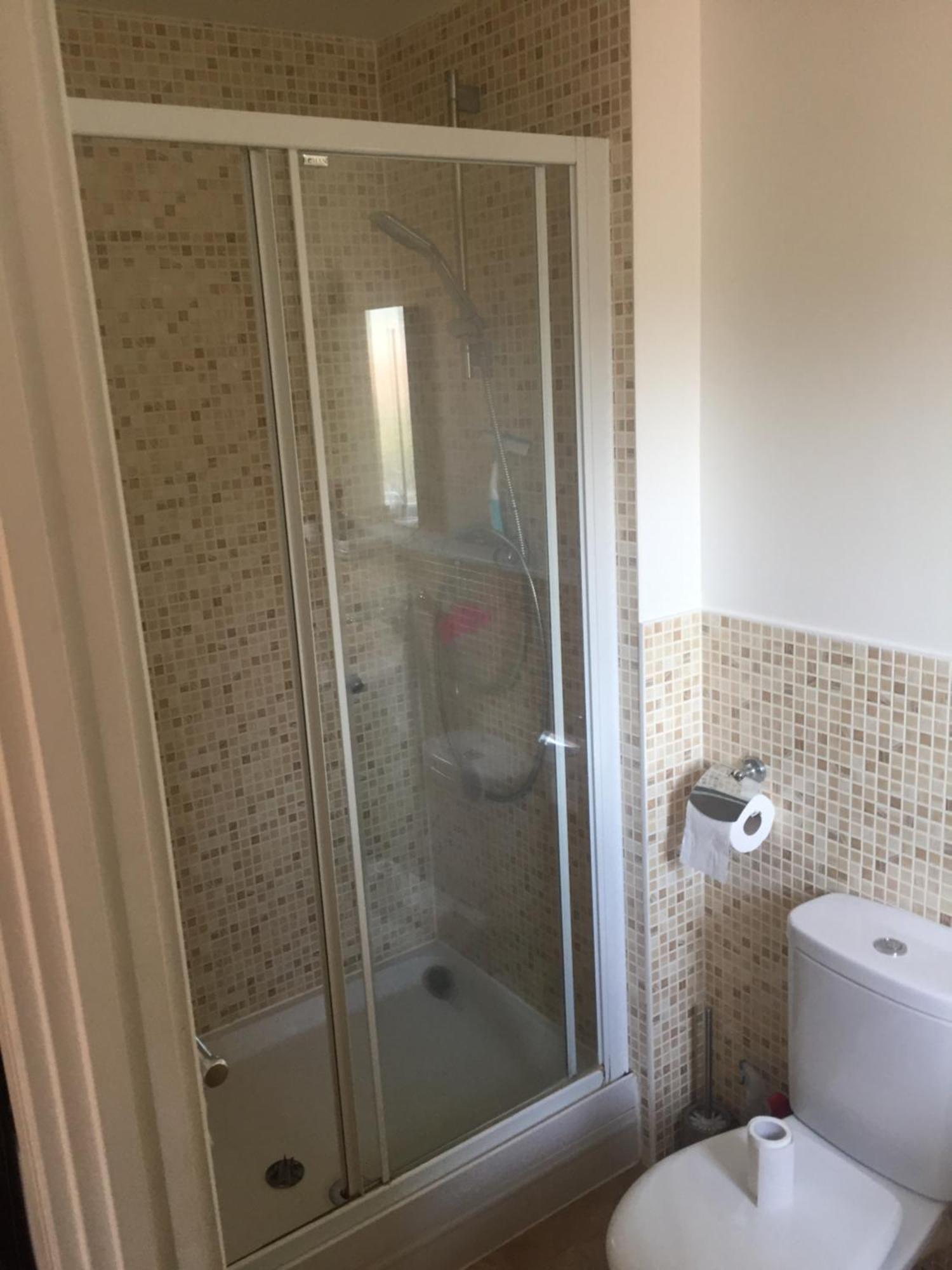 Benjamin Guest House Yiewsley Екстер'єр фото