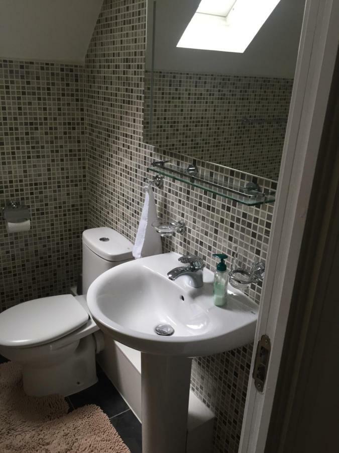 Benjamin Guest House Yiewsley Екстер'єр фото